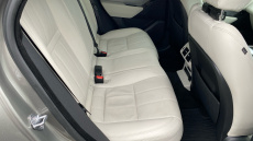 Land Rover Range Rover Velar 2.0 P250 R-Dynamic SE 5dr Auto Petrol Estate